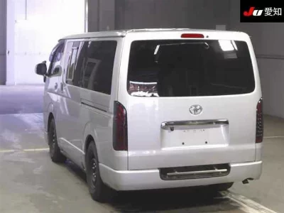 Toyota HiAce Van