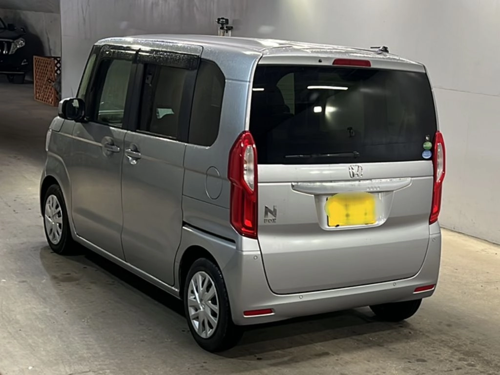 Honda N-Box  с аукциона в Японии