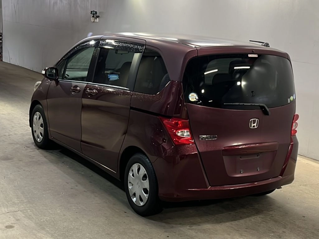 Honda Freed  с аукциона в Японии
