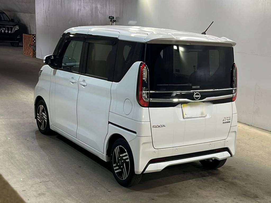 Nissan Roox  с аукциона в Японии