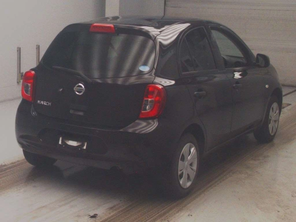 Nissan March  с аукциона в Японии