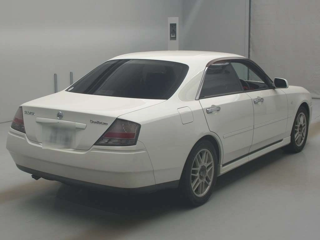 Nissan Gloria  с аукциона в Японии