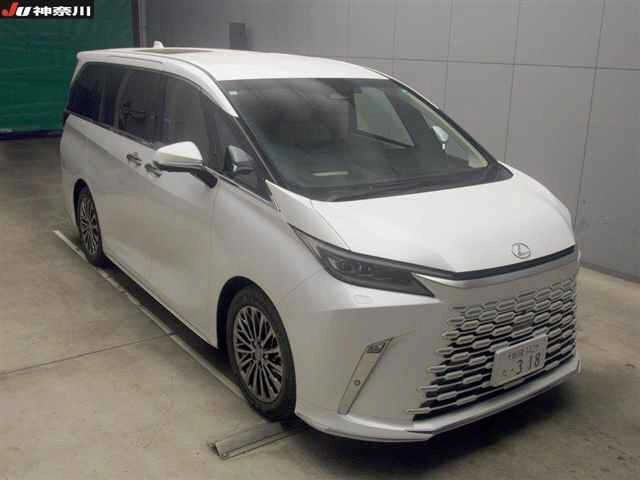 Lexus LM500h  с аукциона в Японии