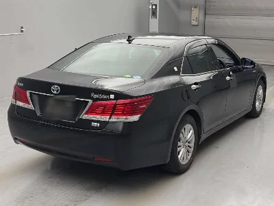 Toyota CROWN HYBRID