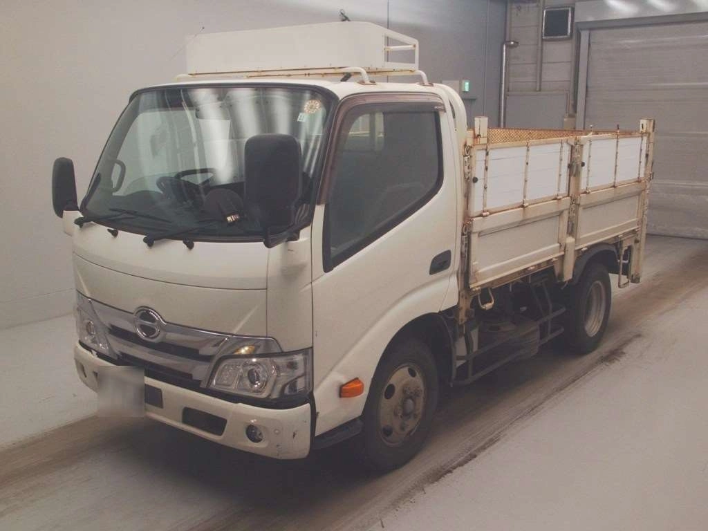 Hino Dutro  с аукциона в Японии