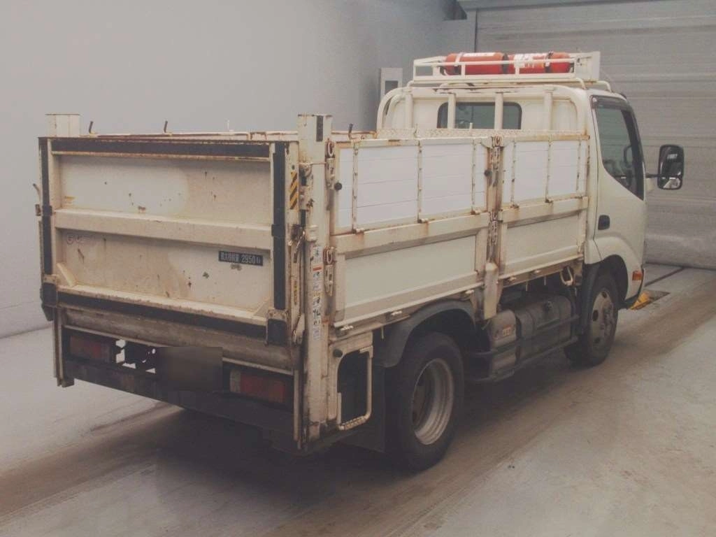 Hino Dutro  с аукциона в Японии