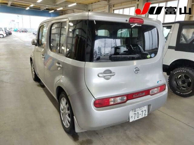 Nissan Cube  с аукциона в Японии