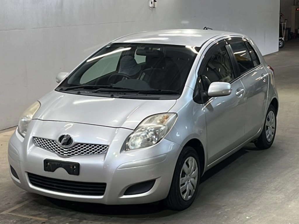 Toyota Vitz  с аукциона в Японии