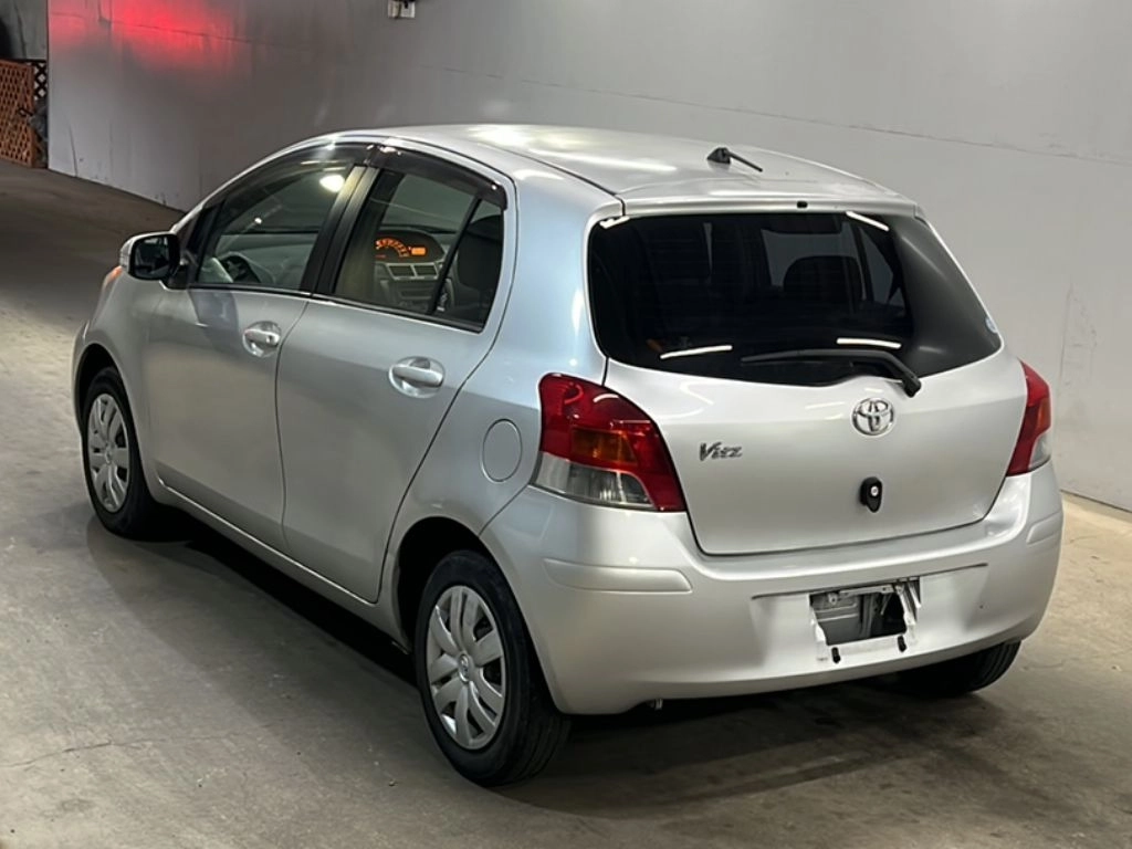 Toyota Vitz  с аукциона в Японии