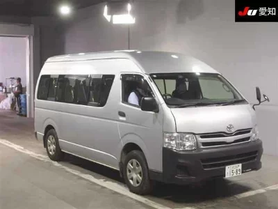 Toyota HiAce Commuter