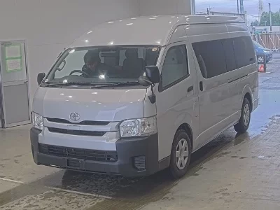 Toyota HiAce Commuter