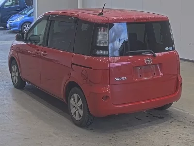 Toyota Sienta