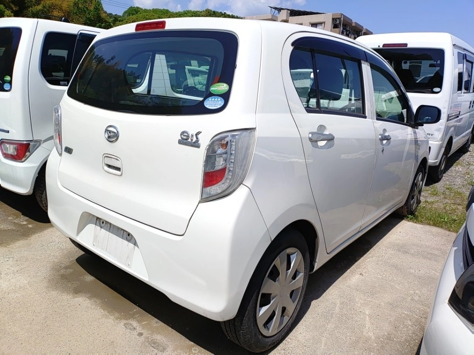 Daihatsu Mira e:S  с аукциона в Японии
