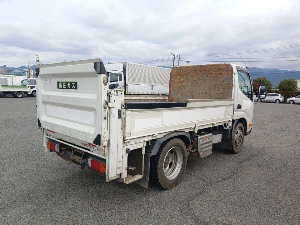 Hino Dutro  с аукциона в Японии