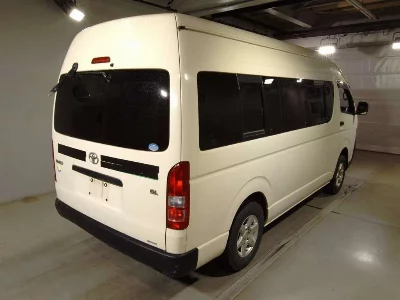Toyota HiAce Commuter