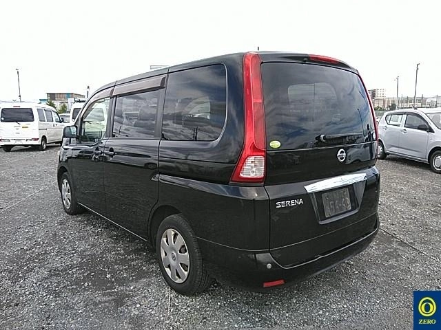 Nissan Serena  с аукциона в Японии