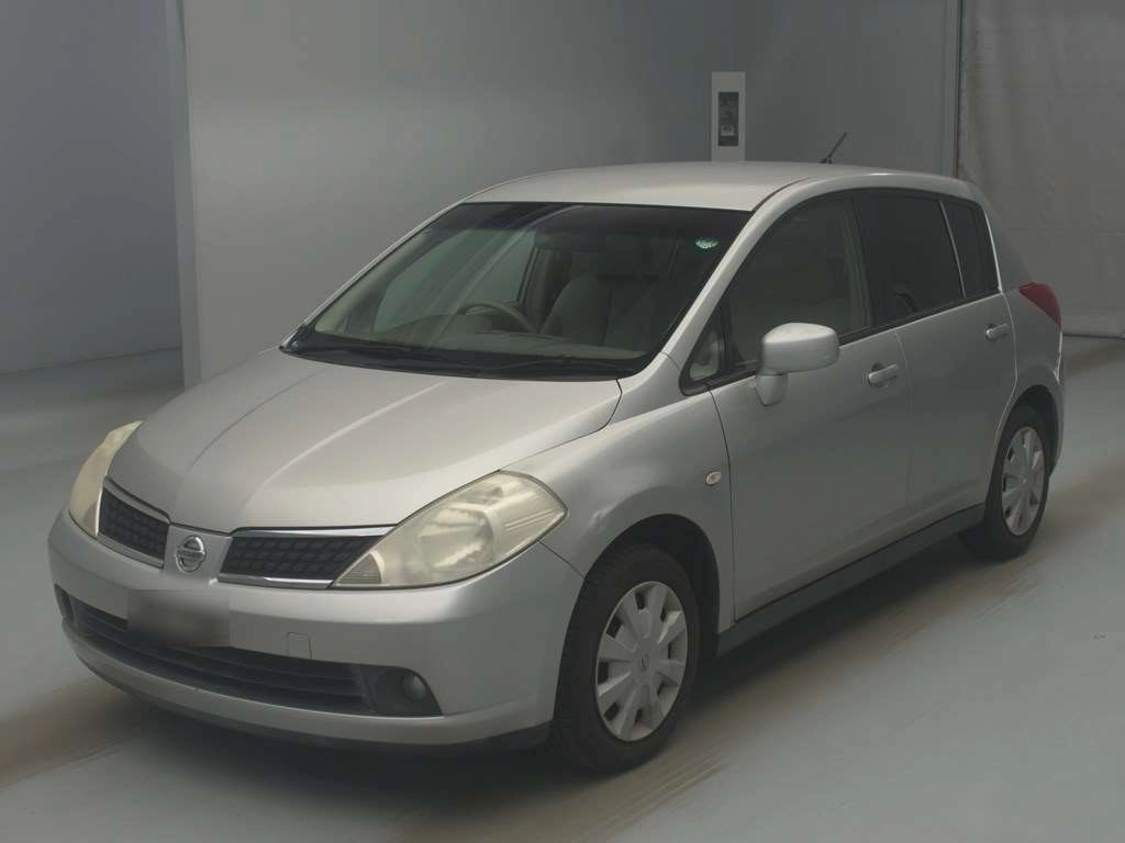 Nissan Tiida  с аукциона в Японии