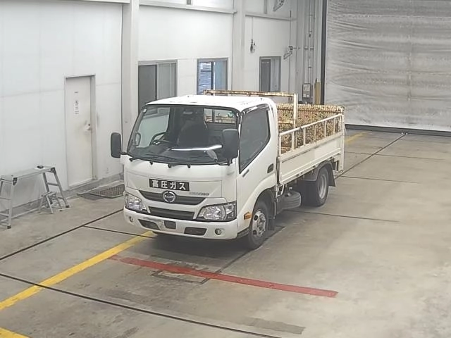 Hino Dutro  с аукциона в Японии