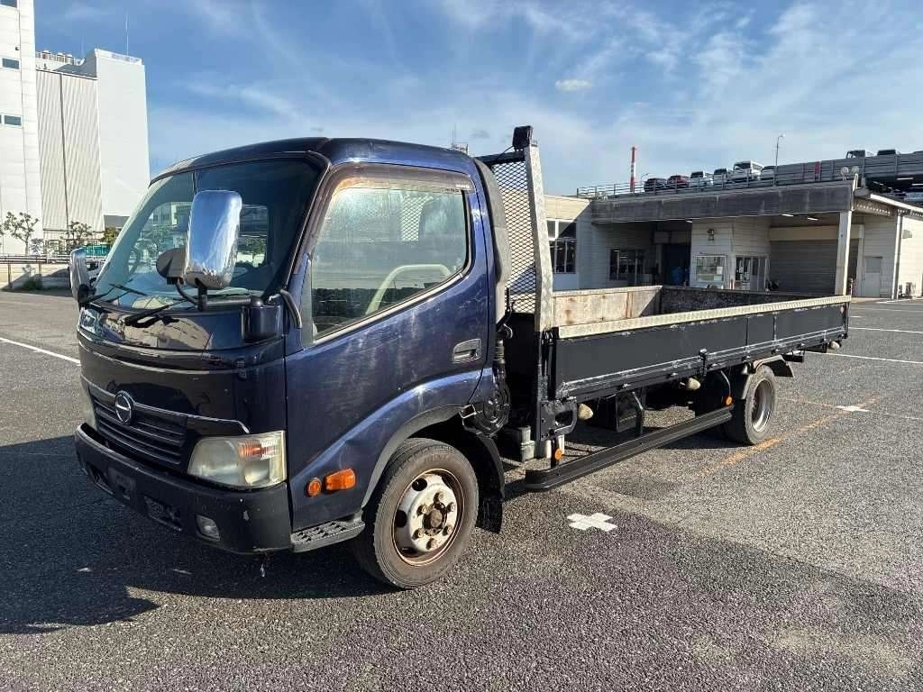 Hino Dutro  с аукциона в Японии