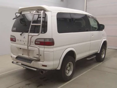 Mitsubishi DELICA SPACE GEAR
