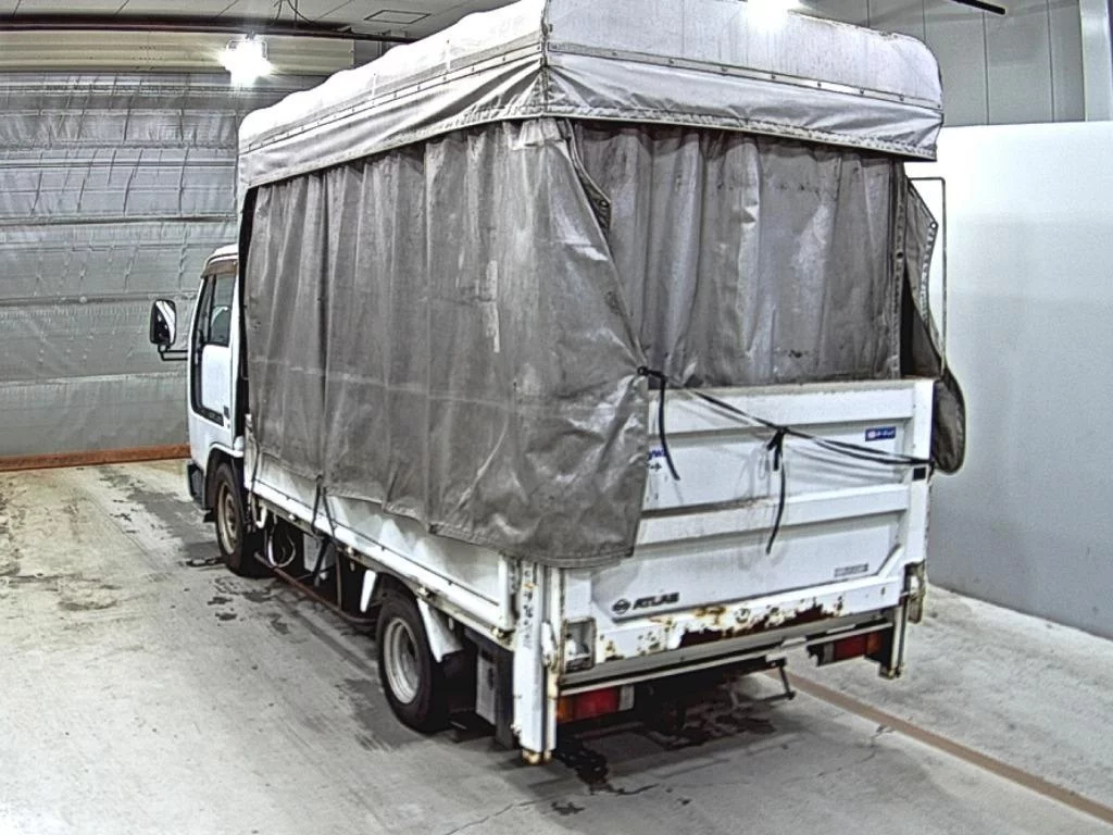Nissan Atlas  с аукциона в Японии