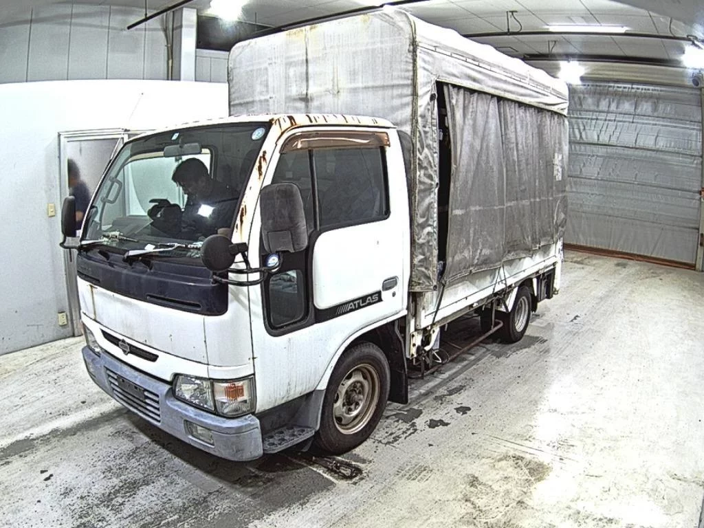 Nissan Atlas  с аукциона в Японии