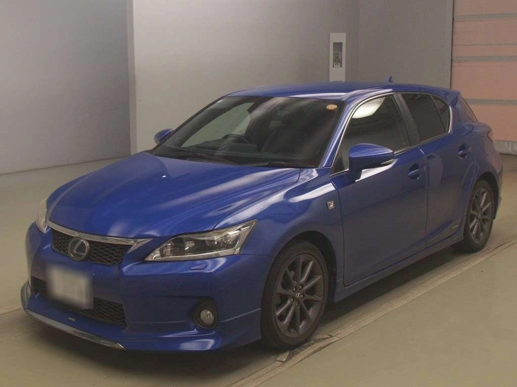 Lexus CT200h  с аукциона в Японии