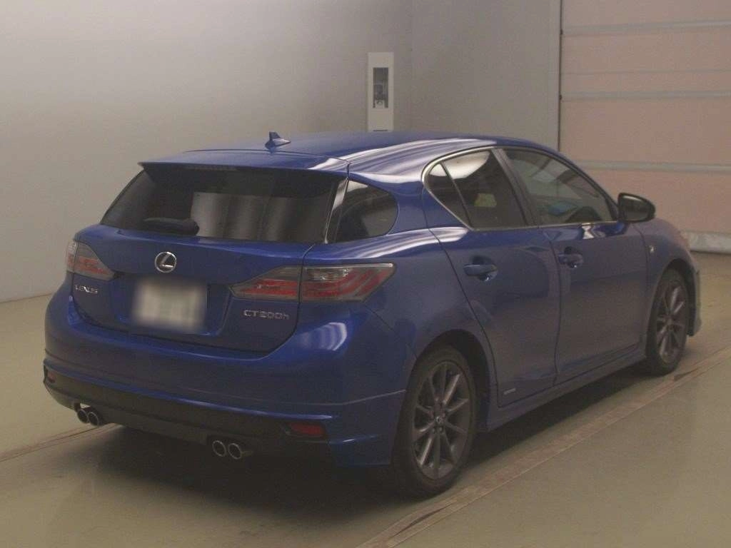 Lexus CT200h  с аукциона в Японии