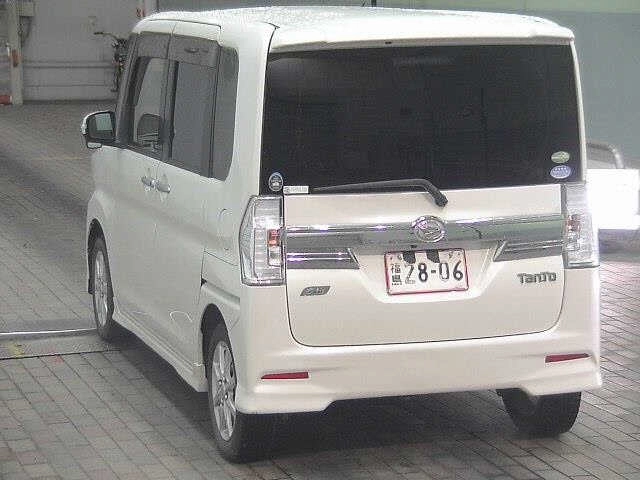 Daihatsu Tanto  с аукциона в Японии
