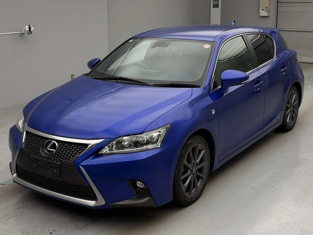 Lexus CT200h  с аукциона в Японии