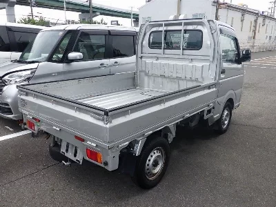 Nissan NT100 Clipper