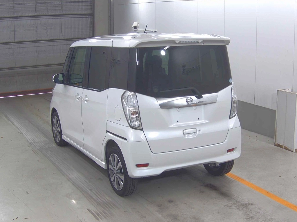 Nissan Dayz Roox  с аукциона в Японии