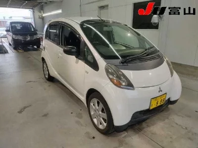 Mitsubishi i