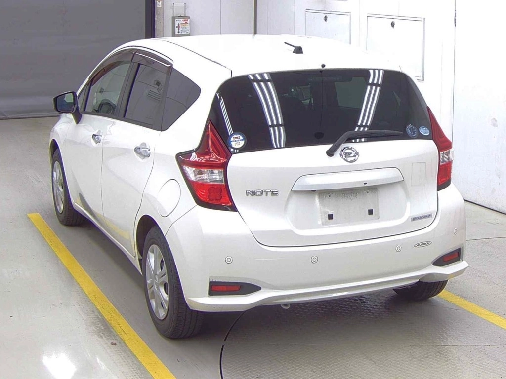 Nissan Note  с аукциона в Японии