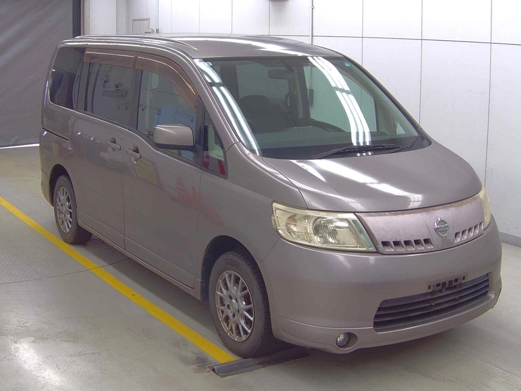 Nissan Serena  с аукциона в Японии
