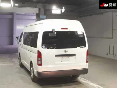 Toyota HiAce Commuter