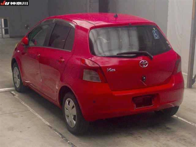 Toyota Vitz  с аукциона в Японии