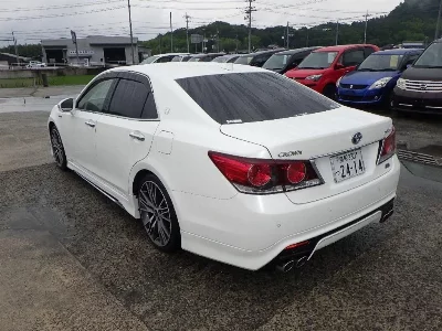 Toyota CROWN HYBRID