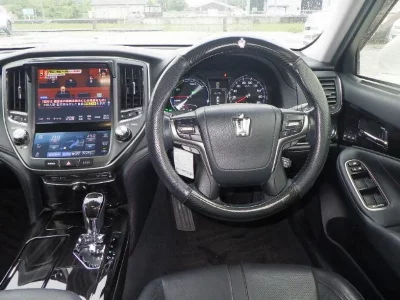 Toyota CROWN HYBRID