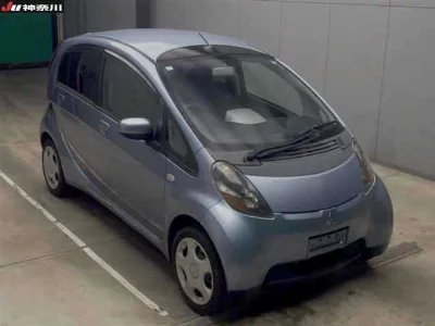 Mitsubishi i