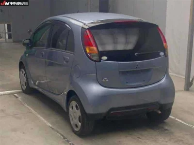 Mitsubishi i