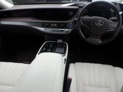 Lexus LS500h