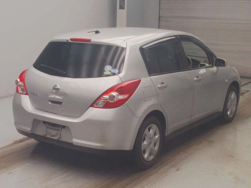 Nissan Tiida  с аукциона в Японии