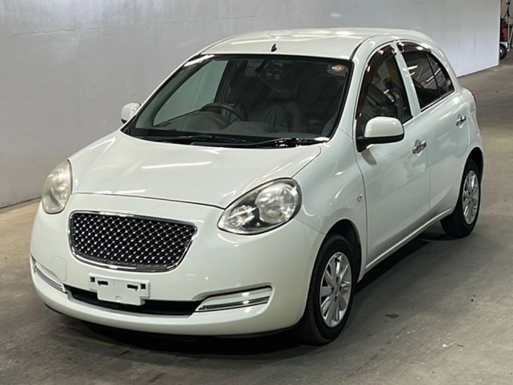 Nissan March  с аукциона в Японии
