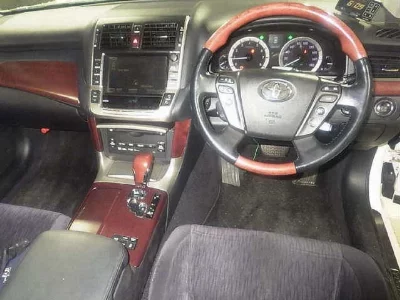 Toyota CROWN MAJESTA