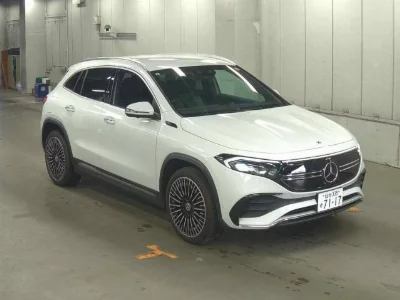 MERCEDES BENZ EQA