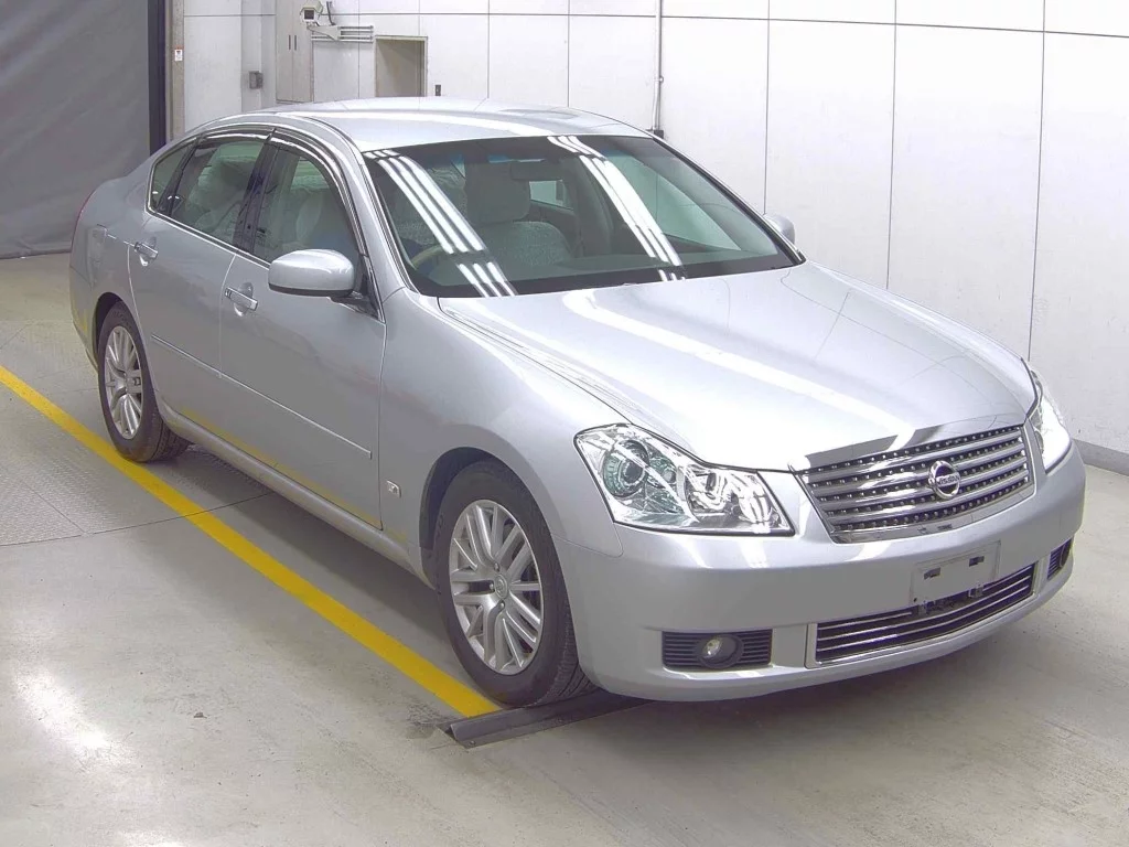 Nissan Fuga  с аукциона в Японии