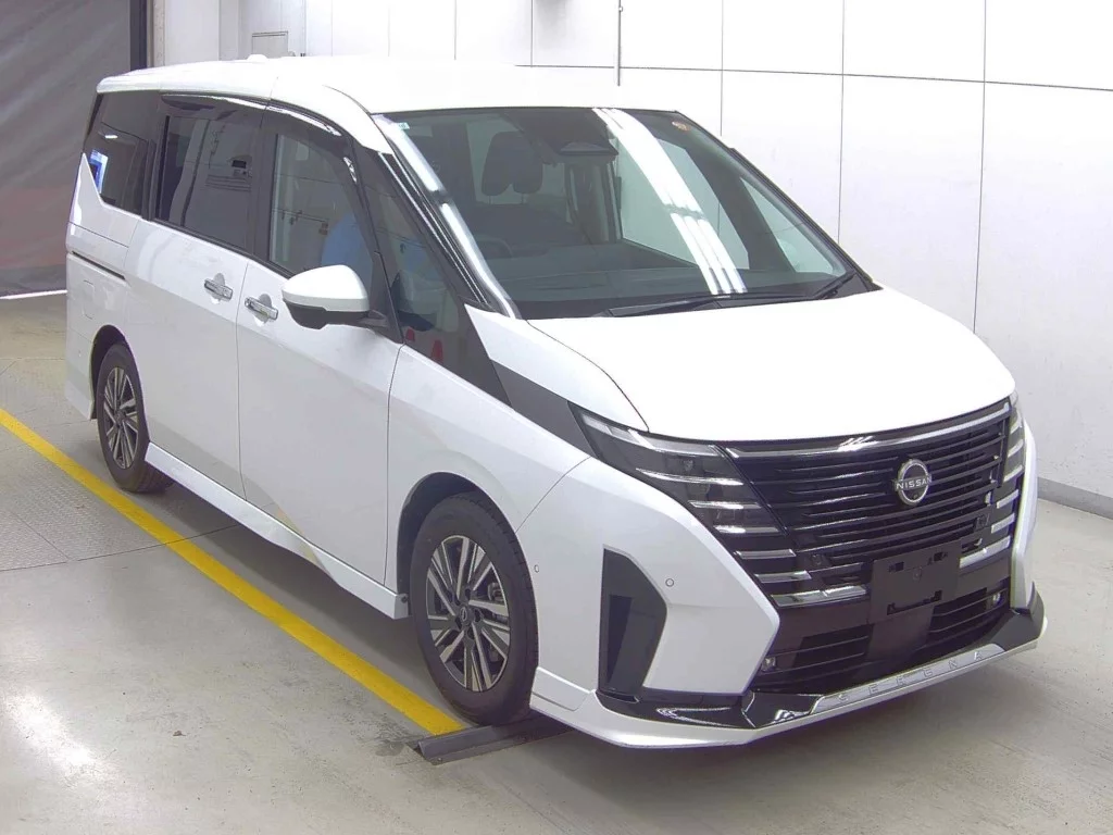 Nissan Serena  с аукциона в Японии