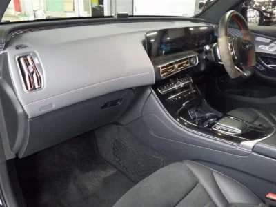 MERCEDES BENZ EQC