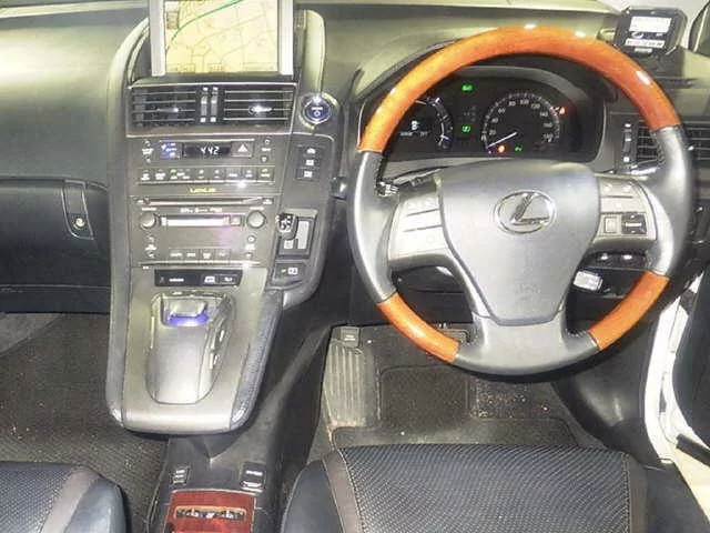 Lexus HS250h  с аукциона в Японии